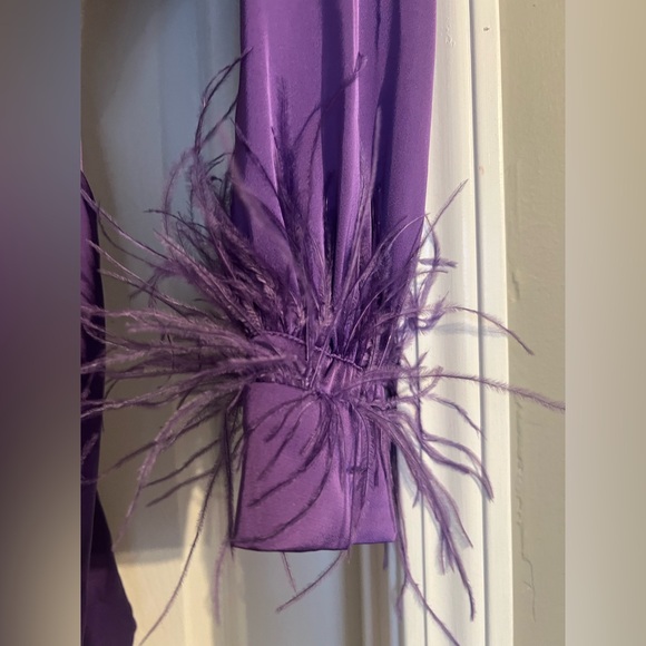 ASTR The Label Augusta Off Shoulder Feather Trim Mini Dress Purple Size Large - Picture 8 of 15